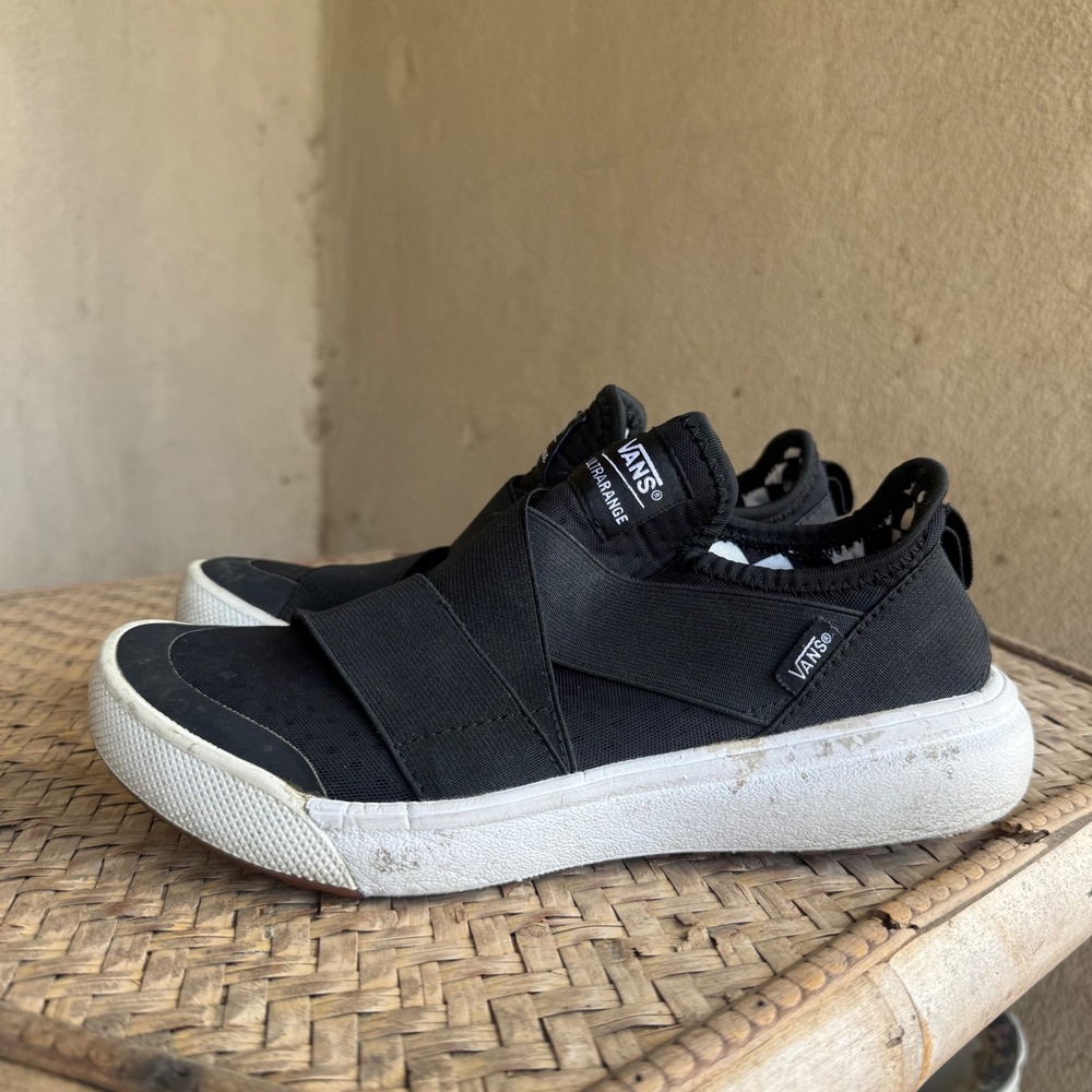 Vans UltraRange Gore Sneakers Womens 7.5 Black Slip On Elastic Strap Low Top